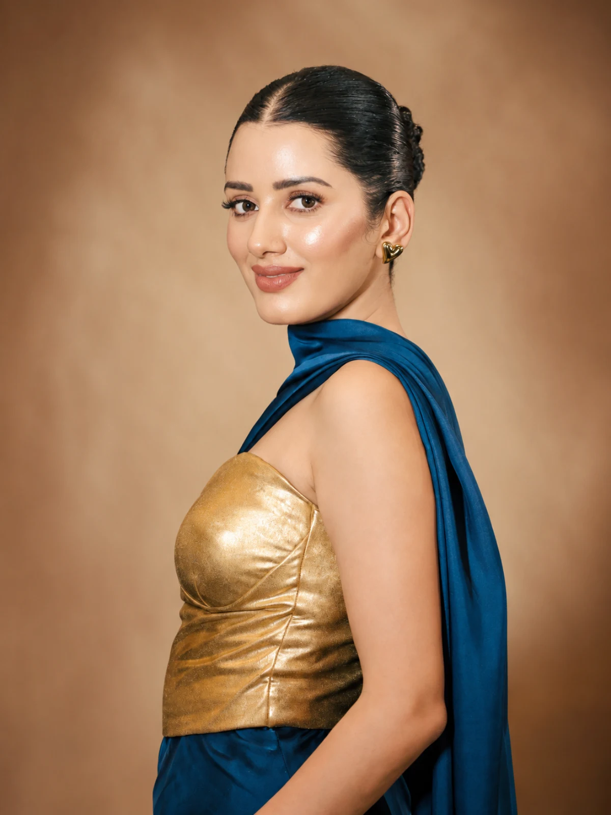 Neetu Bisht Age, height, husband, net worth, family, and career
